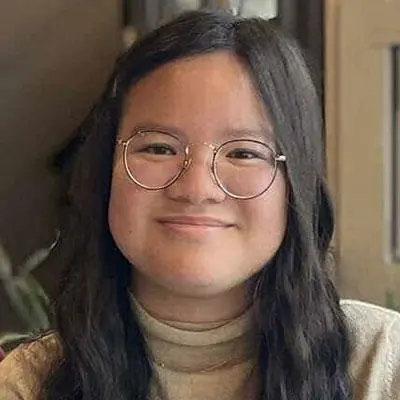 Headshot of Delphine Nguyen